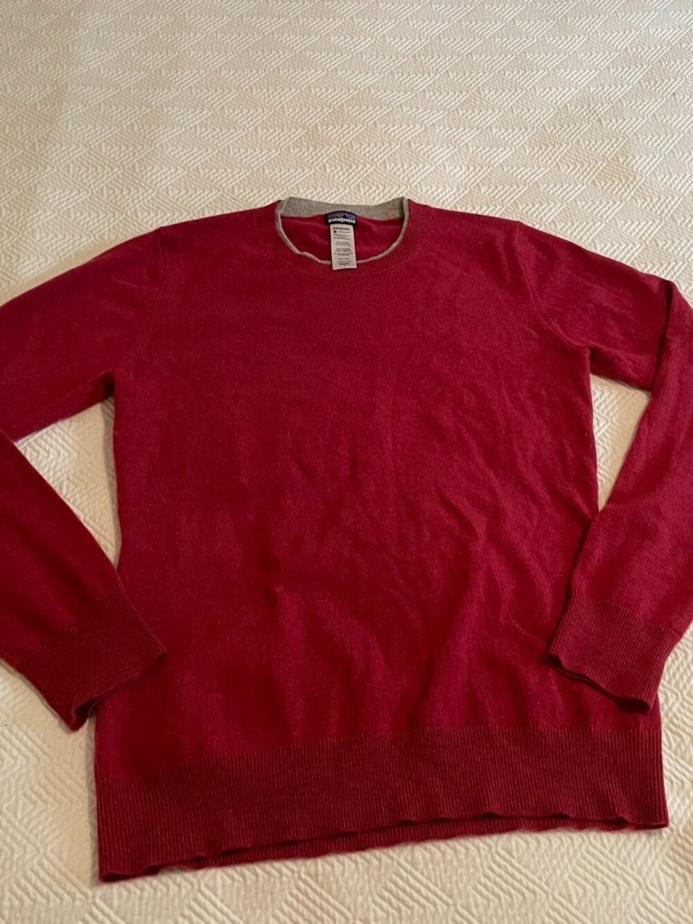 Patagonia Women's 100% Cashmere Crewneck Sweater Red Grey Trim Size L Large